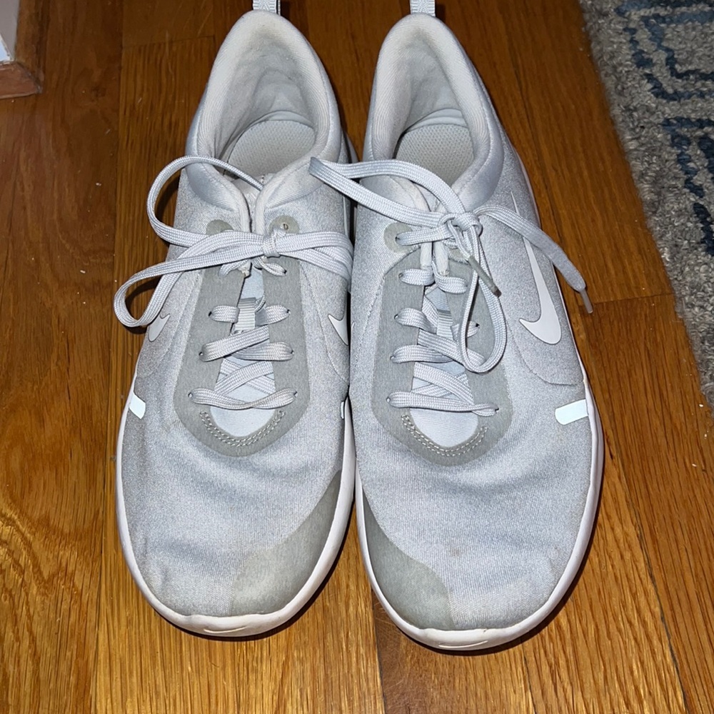 Nike tennis shoes